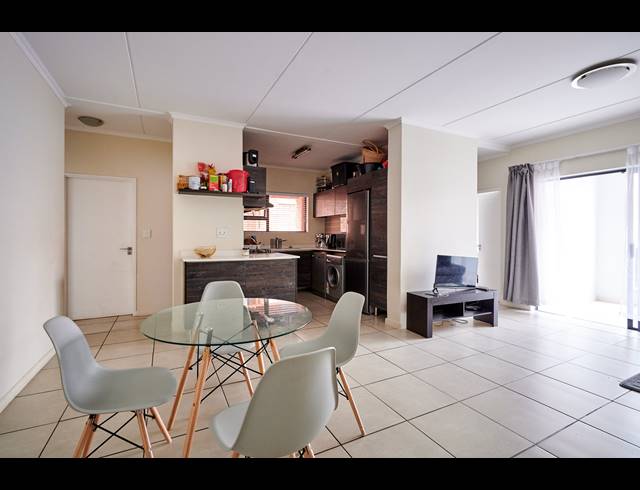 3 BEDROOM APARTMENT FOR SALE IN OLIVEDALE